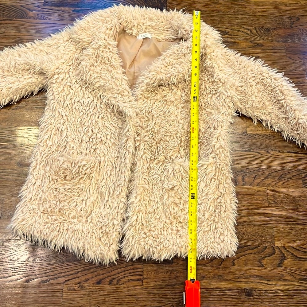 Fashionable cozy warm ladies coat